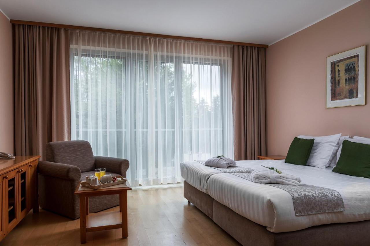 Grand Hotel Bellevue Hočko Pohorje Exteriör bild